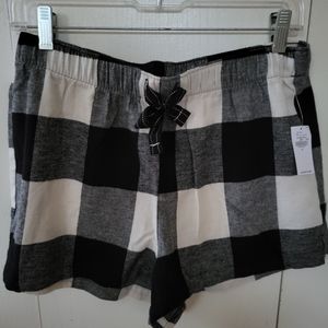 NWT Old Navy Black/White Flannel PJ Shorts Sz S